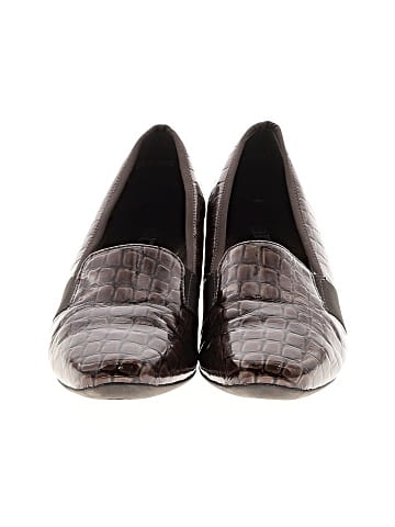 Ara Heels (view 2)
