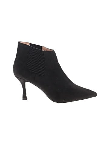 Journee Collection Ankle Boots (view 1)