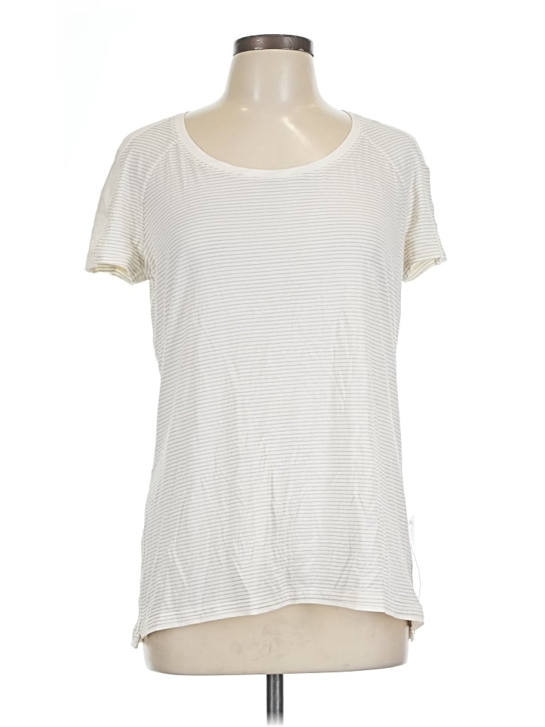 Pre-owned Lululemon Athletica Short Sleeve T-shirt In Ivory