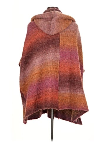 Saachi Poncho (view 2)