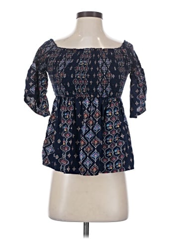 Hollister 3/4 Sleeve Blouse (view 1)