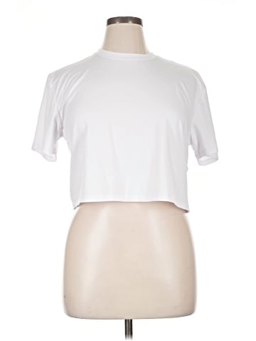 Yitty Short Sleeve T-Shirt (view 1)