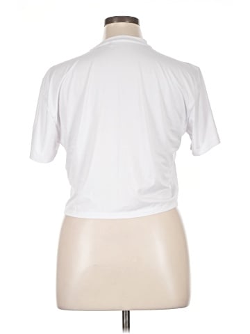 Yitty Short Sleeve T-Shirt (view 2)