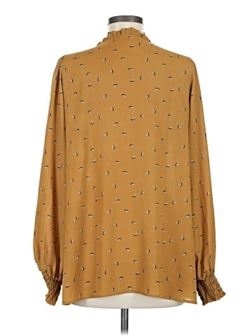 Betsey's Boutique Shop Long Sleeve Blouse (view 2)