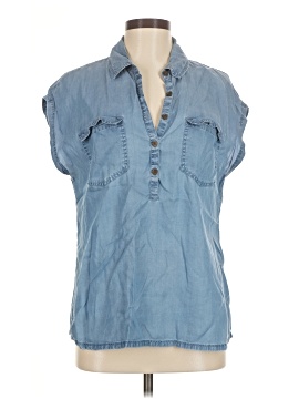 Crown & Ivy Sleeveless Button Down Shirt