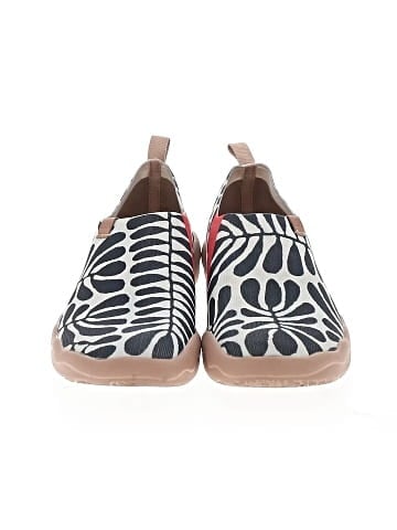 UIN Sneakers (view 2)