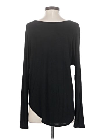 Zoe+Liv Long Sleeve Top (view 2)