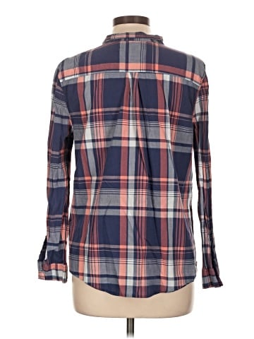 Old Navy - Maternity Long Sleeve Button-Down Shirt (view 2)