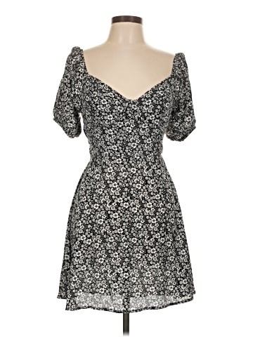 Heart & Heels Casual Dress (view 1)