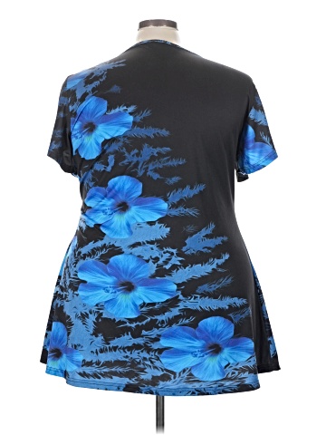 Lily by Firmiana Short Sleeve T-Shirt (view 2)
