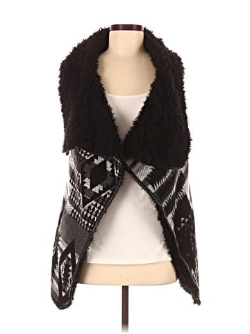 Me Jane Faux Fur Vest (view 1)