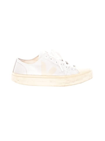 VEJA Sneakers (view 1)