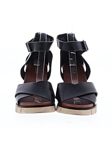 Mia Wedges (view 2)