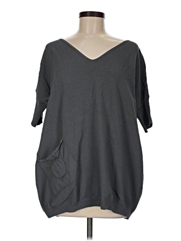 Sarah Pacini Poncho (view 1)
