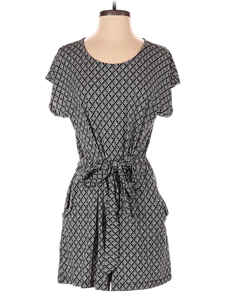 Pre-owned Old Navy Romper In Gray