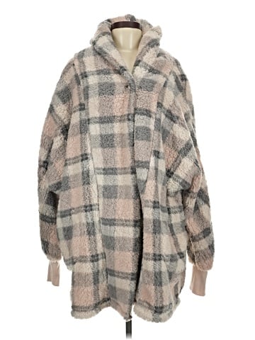 Bumblebella by Jill Martin Poncho (view 1)