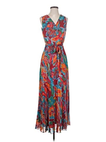 Sandra Darren Casual Dress (view 1)