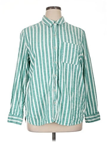 Universal Thread Long Sleeve Button-Down Shirt (view 1)