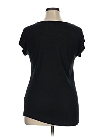 Jennifer Lopez Short Sleeve T-Shirt (view 2)