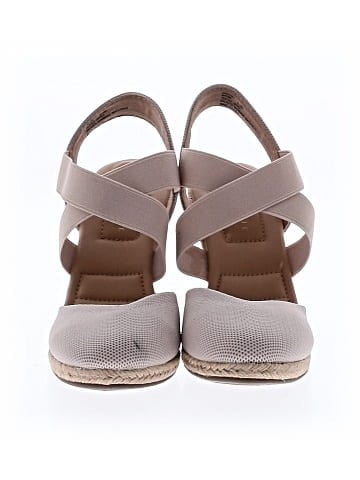 Kelly & Katie Wedges (view 2)