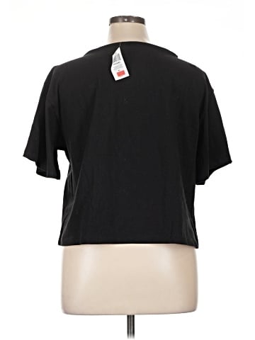 Hot Topic Short Sleeve T-Shirt (view 2)