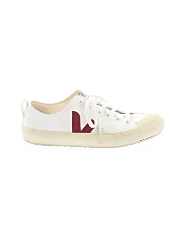 VEJA Sneakers (view 1)