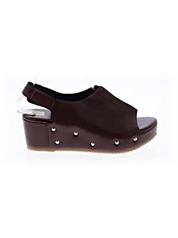 Unbranded Wedges (view 1)
