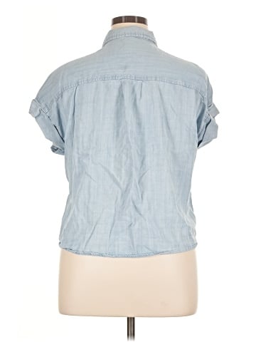 Velvet Heart Short Sleeve Button-Down Shirt (view 2)