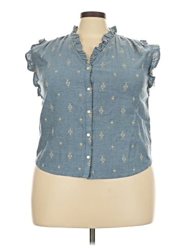 St. John's Bay Sleeveless Button-Down Shirt (view 1)