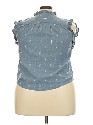 St. John's Bay Sleeveless Button-Down Shirt (view 2)