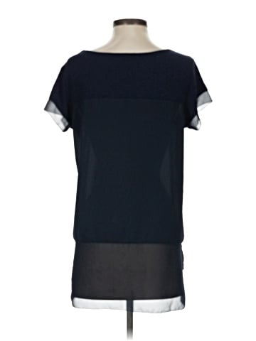 The Limited Short Sleeve Top (view 2)