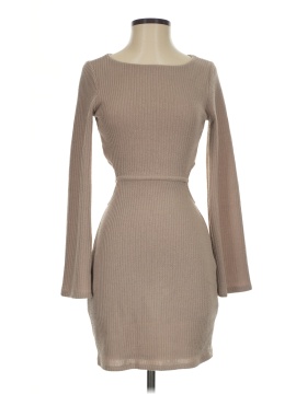 Le Lis Casual Dress (view 1)