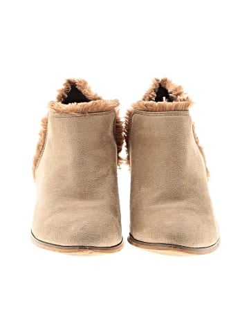 Journee Collection Ankle Boots (view 2)
