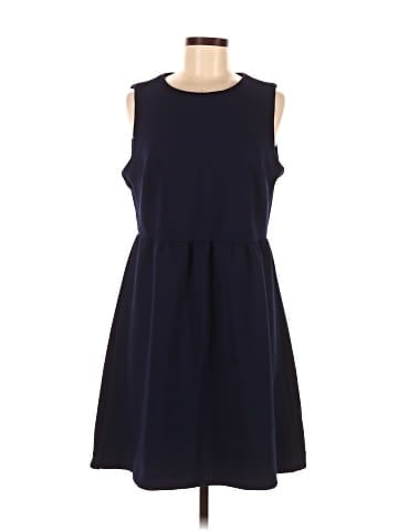Daisy Fuentes Casual Dress (view 1)