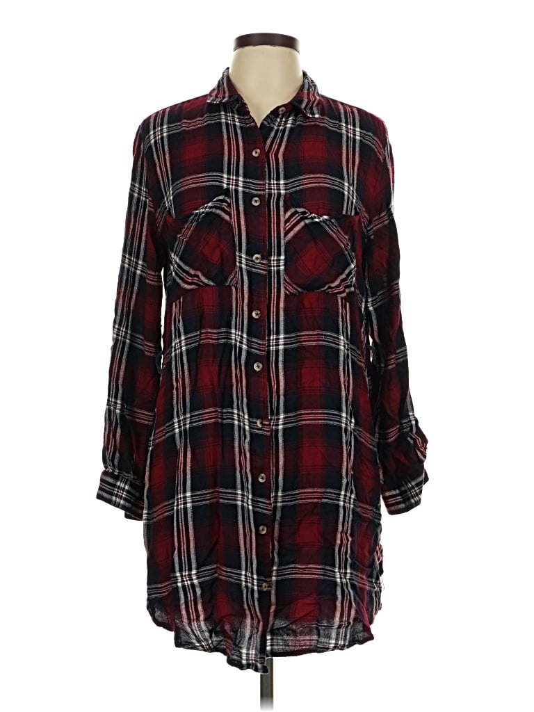 Pre-owned Charlotte Russe Long Sleeve Button Down Shirt In Burgundy
