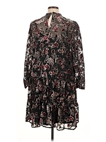 Julia Jordan Casual Dress (view 2)