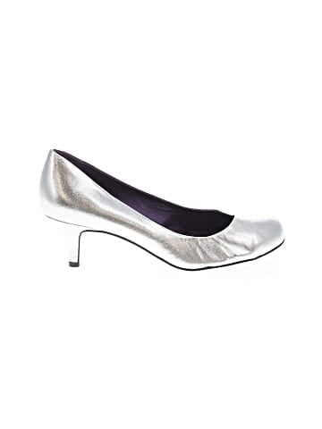 Chromatic Gallerie Heels (view 1)