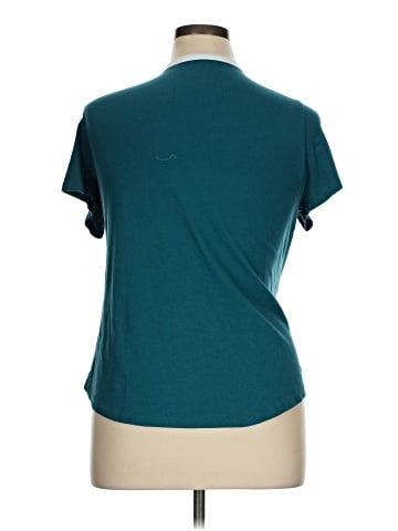 Old Navy Short Sleeve T-Shirt (view 2)