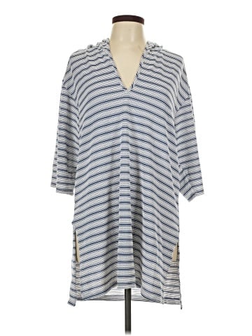 J Valdi Poncho (view 1)