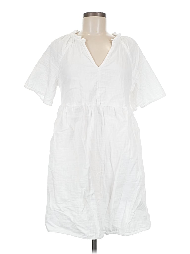 Pre-owned Old Navy Casual Dress In White