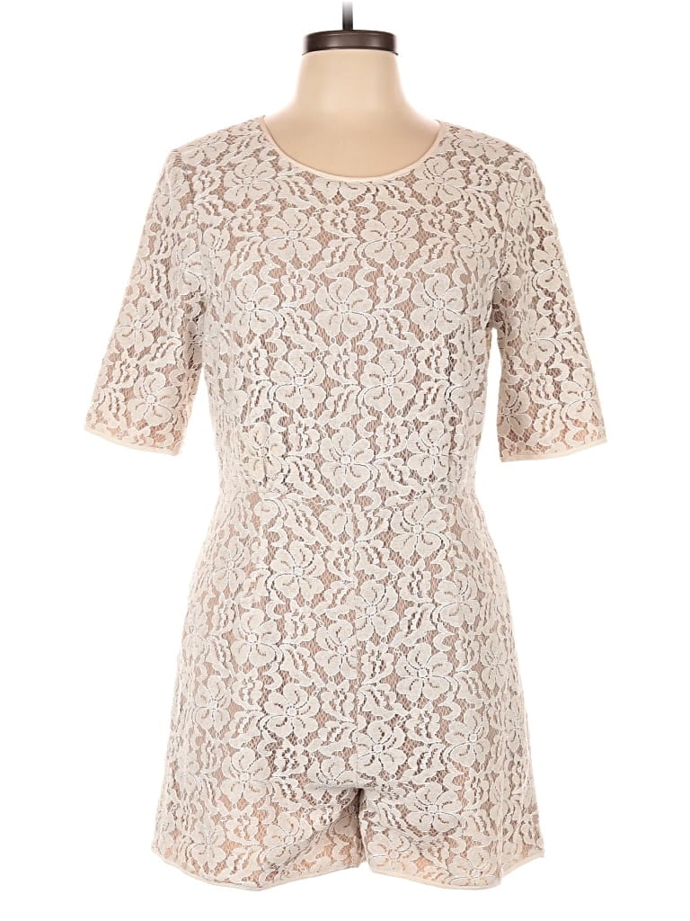 Pre-owned Bcbgmaxazria Romper In Ivory