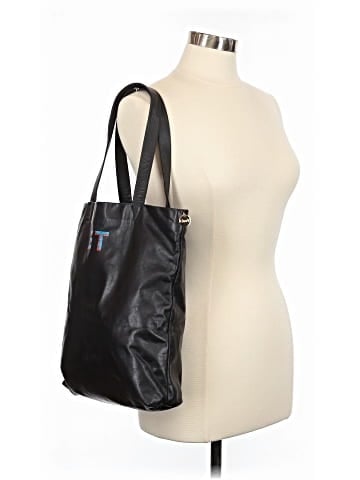 Clare V. Tote (view 2)