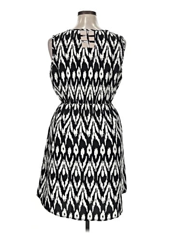Bloom Casual Dress (view 2)