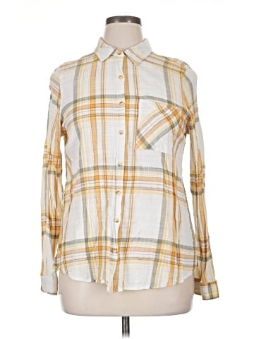 Maurices Long Sleeve Button-Down Shirt (view 1)