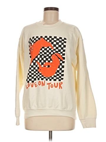 Gildan Sweatshirt (view 1)