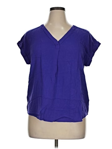 Liz Claiborne Short Sleeve T-Shirt (view 1)