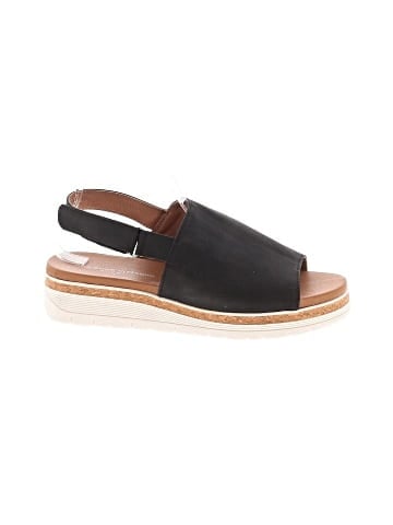 Adrienne Vittadini Wedges (view 1)