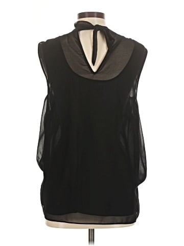 Single Sleeveless Blouse (view 2)