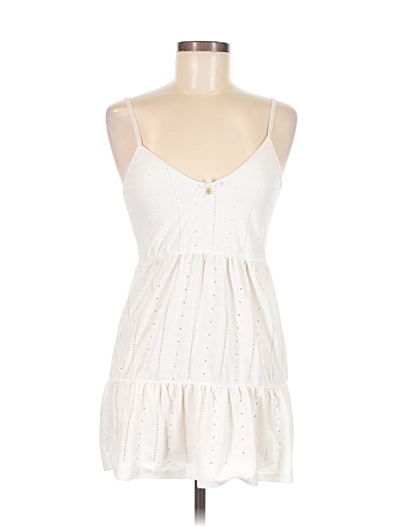 Pre-owned Daisy Fuentes Casual Dress In White