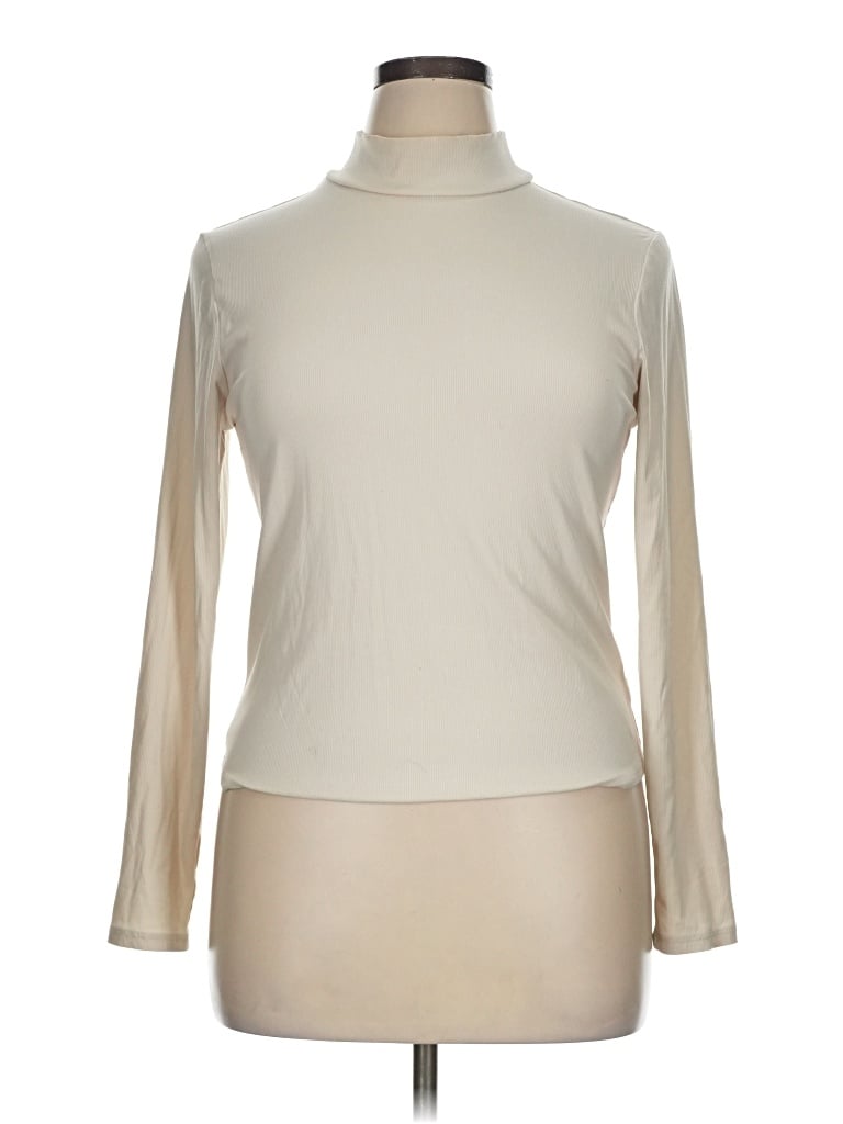 Pre-owned Athleta Long Sleeve Turtleneck In Ivory